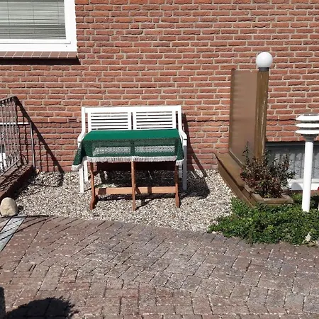In Neue Tiefe Mit Terrasse, Garten Und Grill * Fehmarn